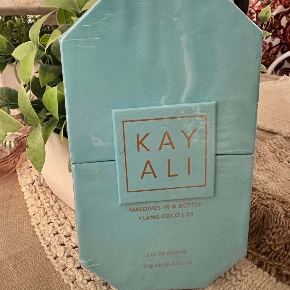 Kayali Maldives in a Bottle Ylang Coco | 20 – 3.4 oz Eau de Parfum (100 mL)